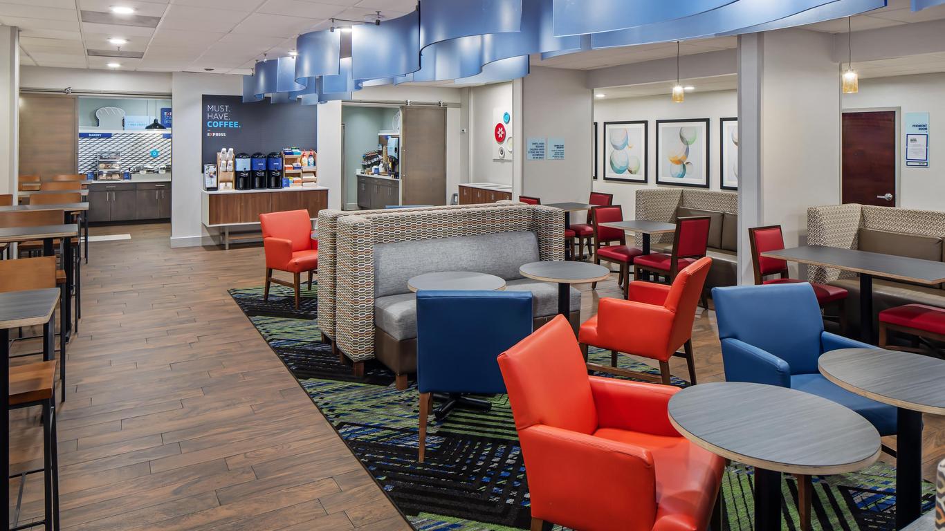 Holiday Inn Express Atlanta Airport-College Park