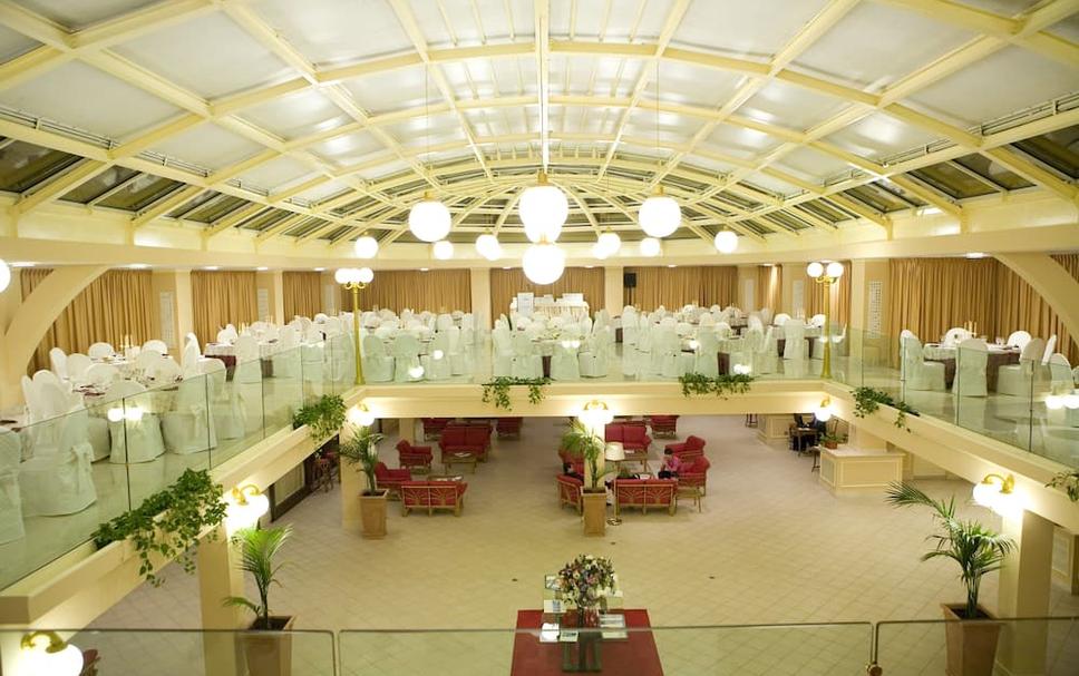 Banquet hall Photo