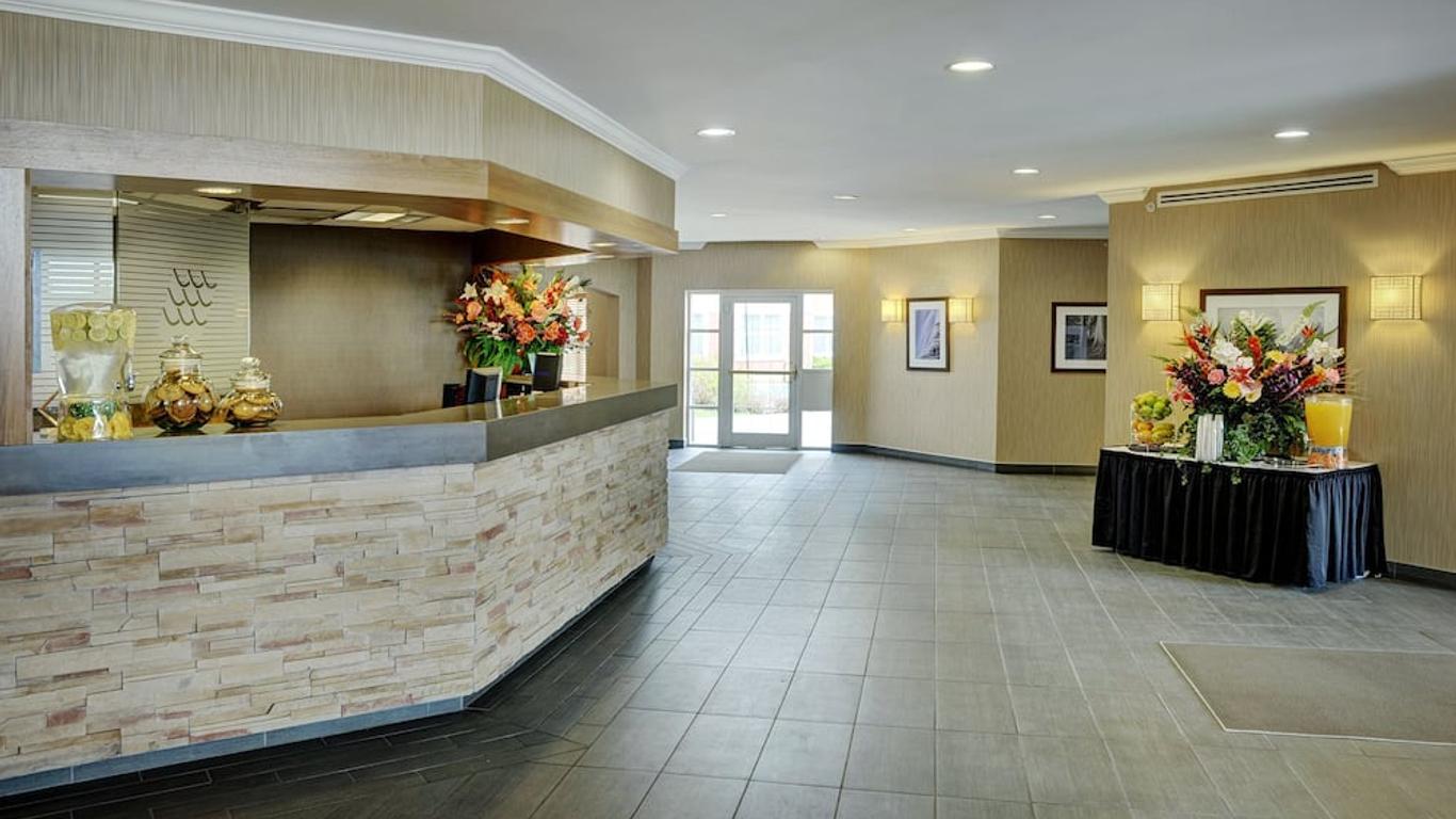 Lakeview Signature Inn Calgary Airport