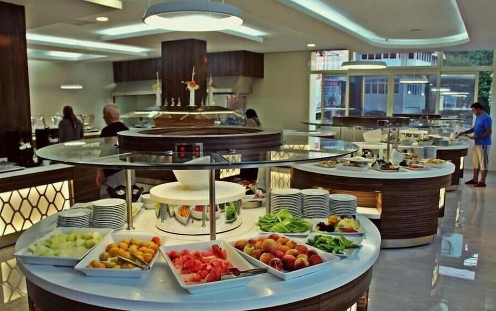 Buffet Photo