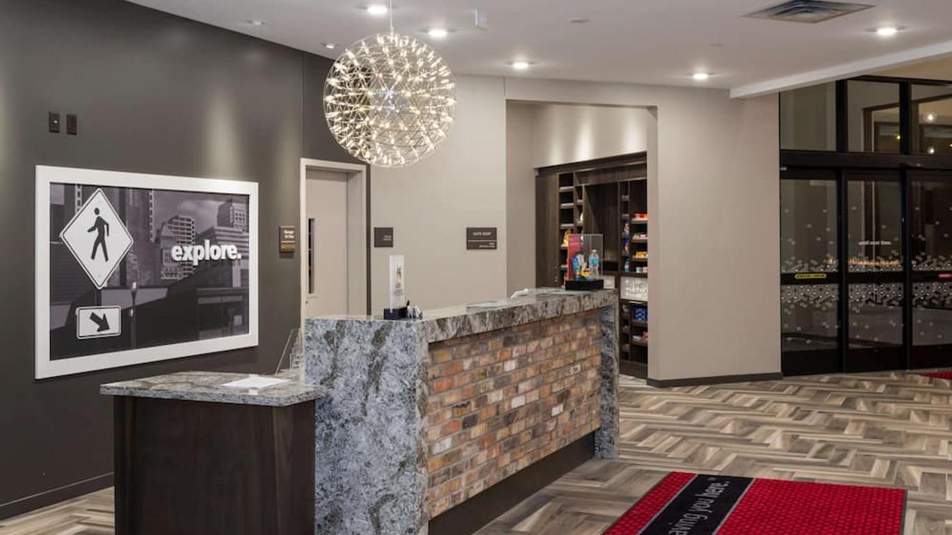 Hampton Inn & Suites Minneapolis University Area