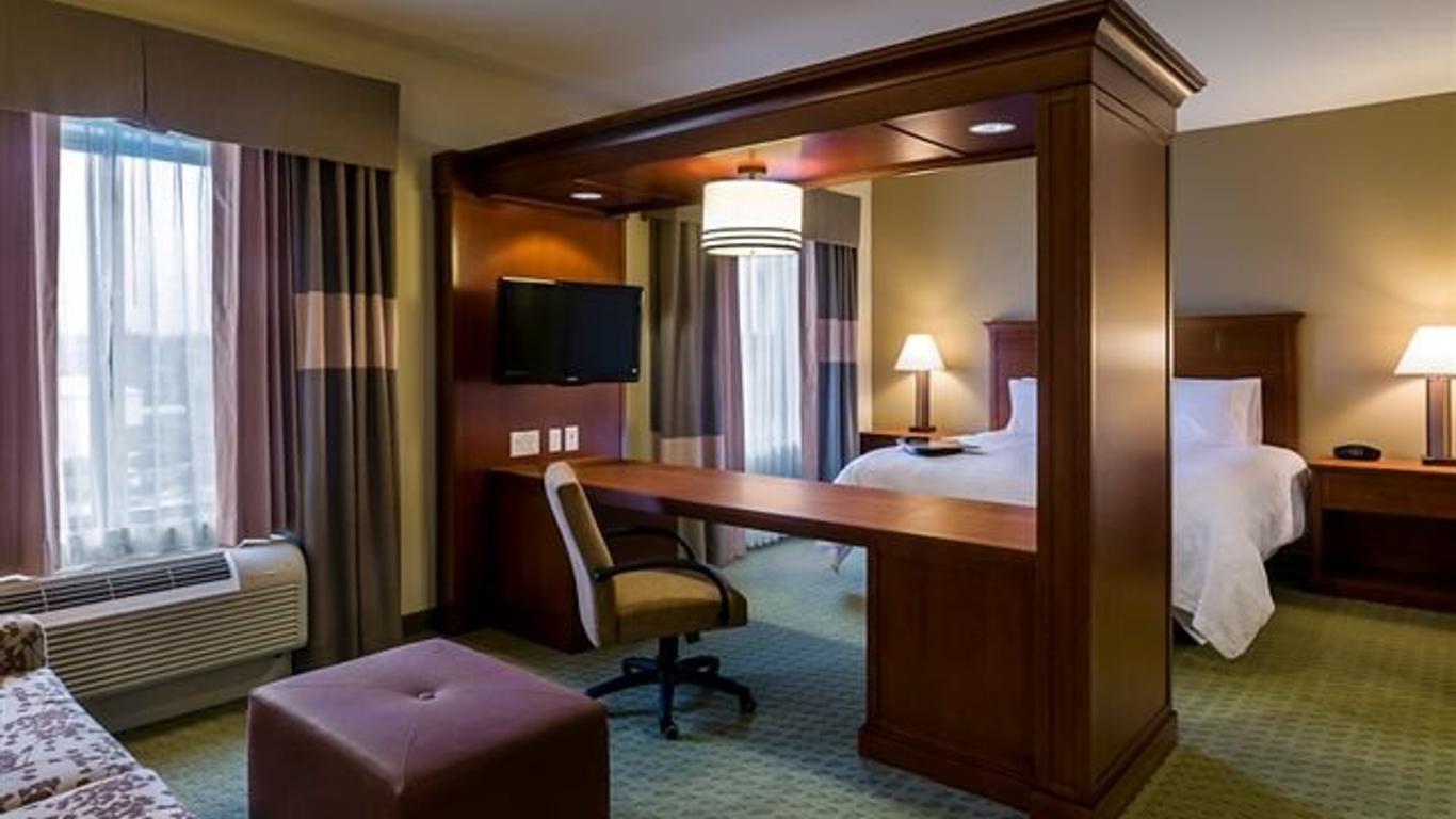 Hampton Inn & Suites Salem