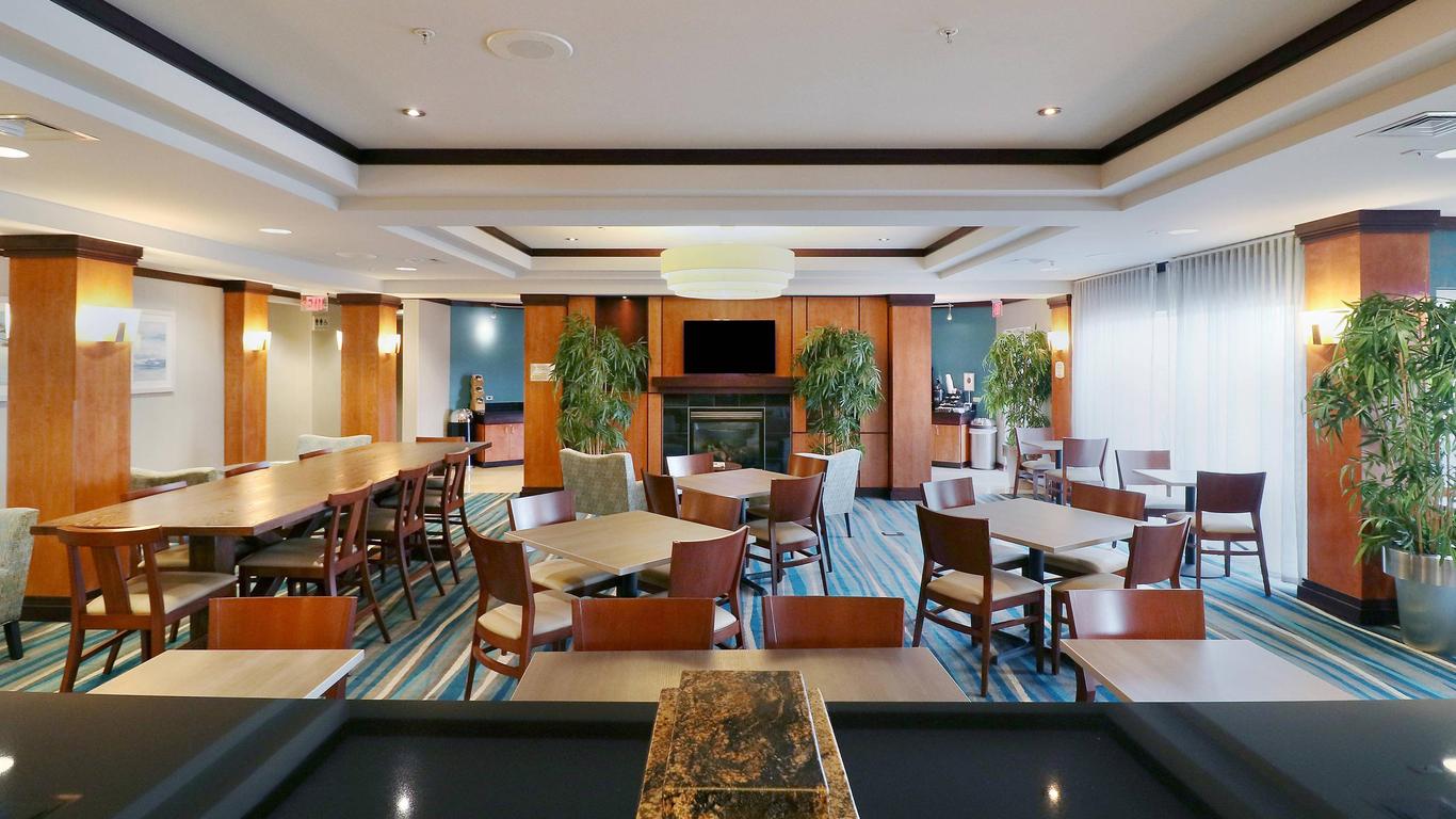 Fairfield Inn & Suites by Marriott Des Moines Airport