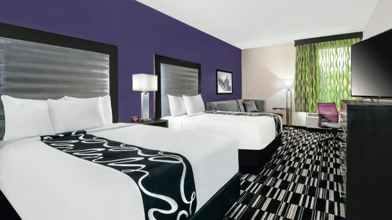 La Quinta Inn & Suites by Wyndham McAllen Convention Center