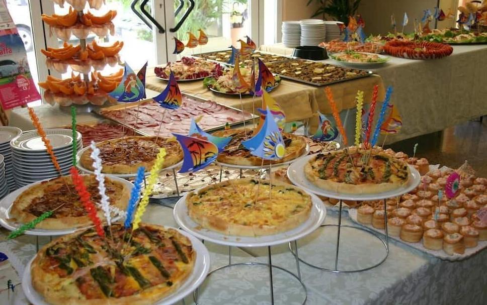 Buffet Photo