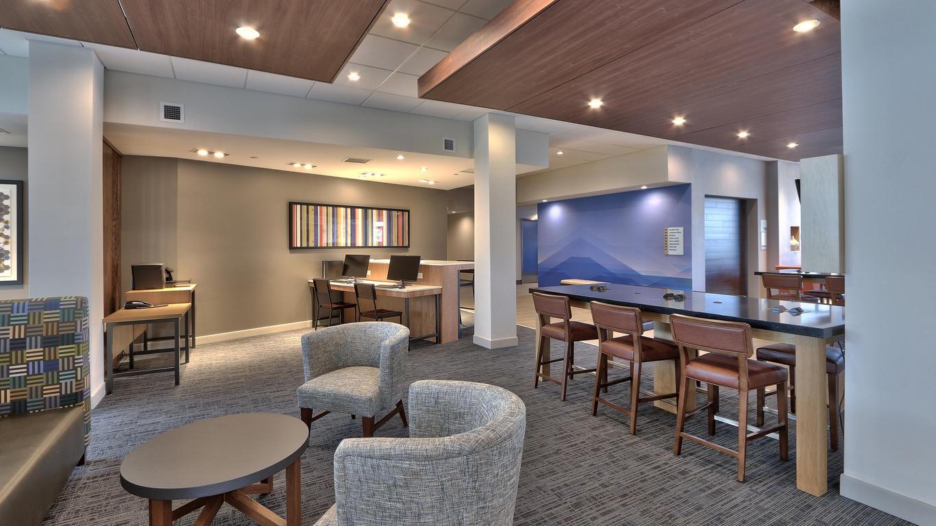 Holiday Inn Express & Suites Roswell