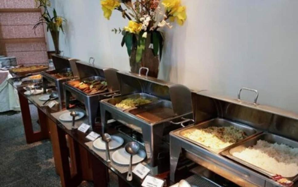 Buffet Photo