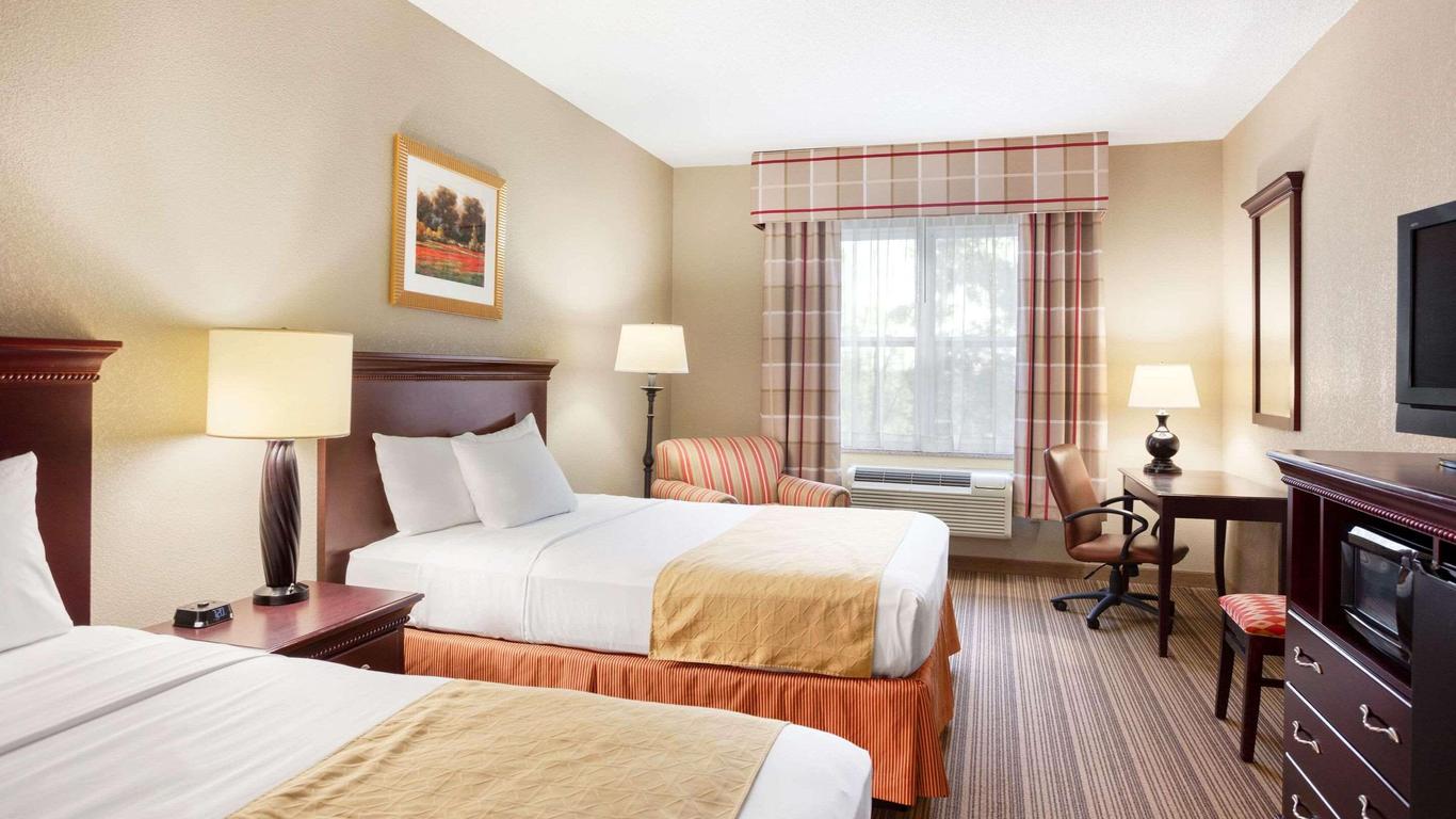 Country Inn & Suites by Radisson, Ithaca, NY