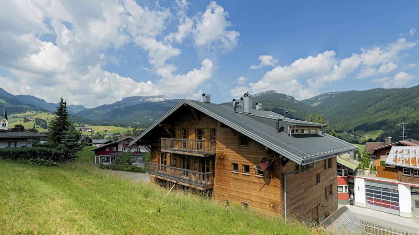 Alpen Select Lodge for 16-24 People